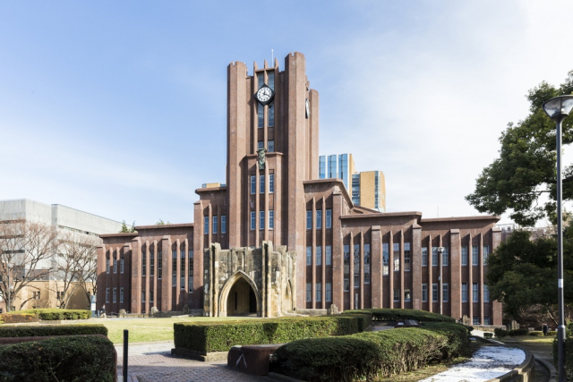 安田講堂事件を引き起こした東大紛争!学生たちが大学を占拠した学生運動とは?