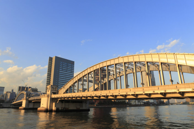勝鬨橋は幻の東京万博のために作られた!東洋一の可動橋の誕生と現在