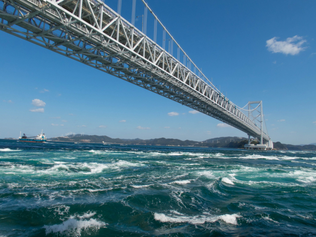 鳴門海峡に渦潮ができるしくみと明石海峡のタコがおいしい理由は?