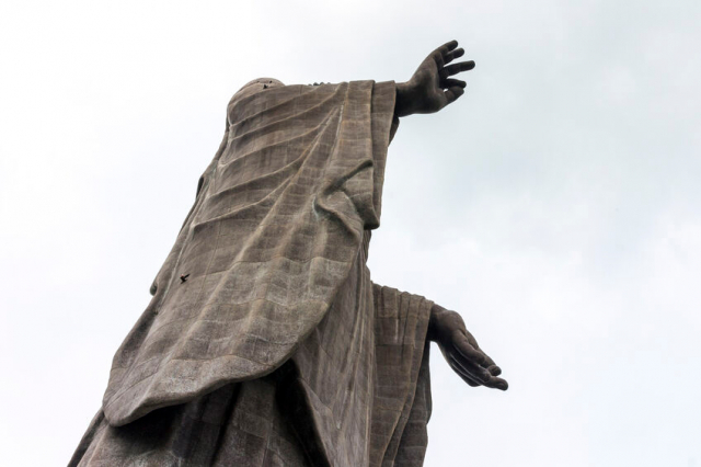 善光寺の本尊は時代に翻弄され各地を流転し、天下人の元に安置された?
