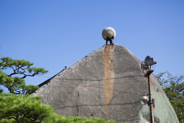 千光寺の御神体は「玉の岩」をはじめとする巨岩