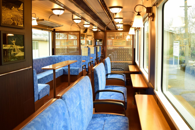 「のと里山里海号」の内装で見られる伝統工芸