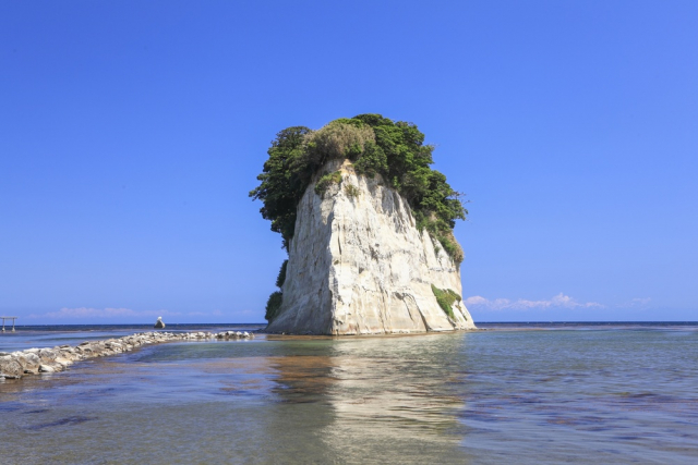 空海が見つけた見附島