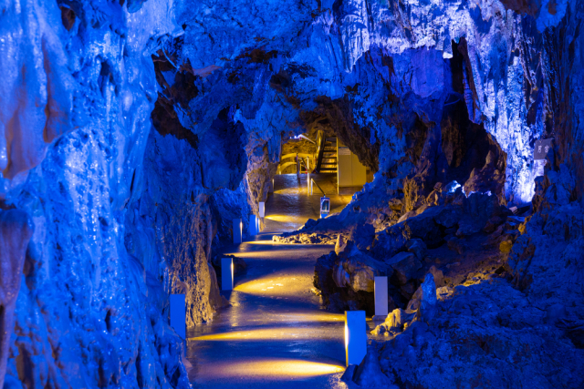 鍾乳洞はなぜできる?