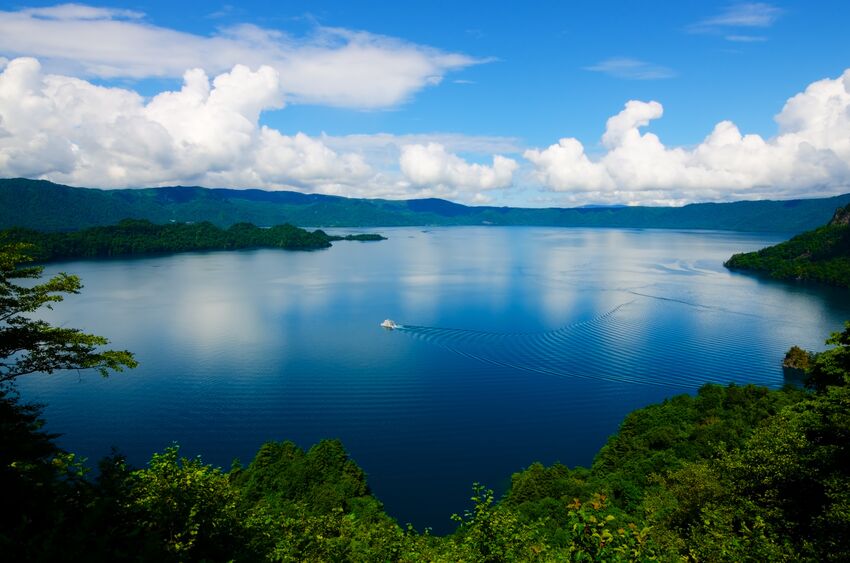 十和田湖の歴史～世界最大の二重カルデラ湖はどうやって生まれた