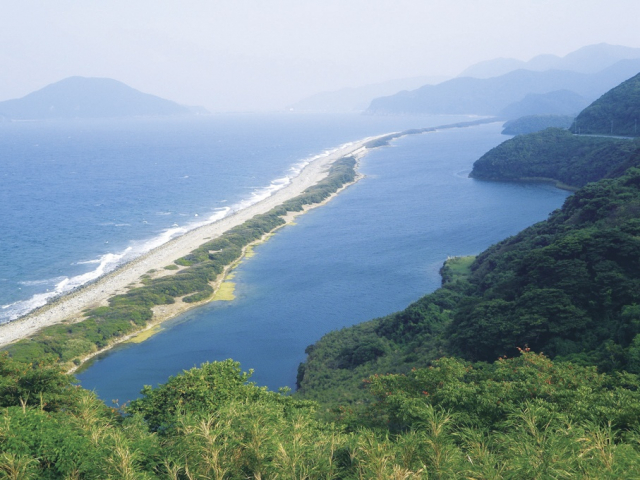 甑島列島は地形の宝庫!トンボロにリアス海岸など