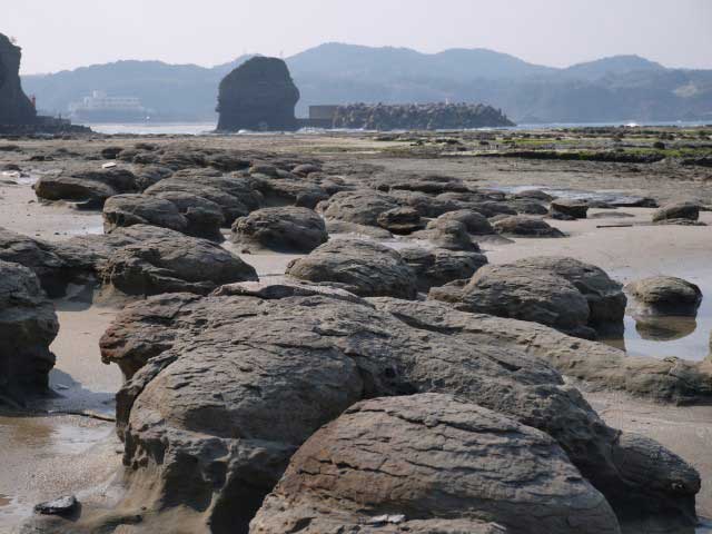 石見畳ヶ浦誕生の秘密に迫る~棚状の岩盤が広がる景勝地~