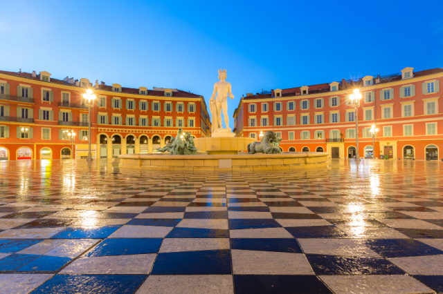 ニースはフランスよりもイタリアに近い